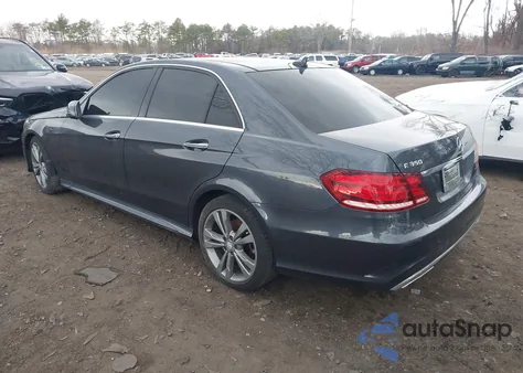 2015 Mercedes-Benz E 350 4Matic z USA, uszkodzony, nr VIN WDDHF8JB4FB111122